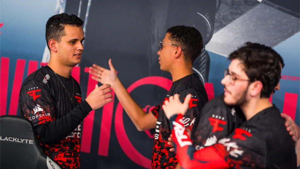 FaZe Clan e FURIA avançam para as semifinais da Chave Superior no Six Invitational 2026. Fluxo W7M segue vivo e NiP é eliminada.