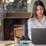 A VAIO destaca a produtividade sustentável como essencial para o trabalho híbrido. Confira como a padronização de hardware reduz custos e aumenta a eficiência.