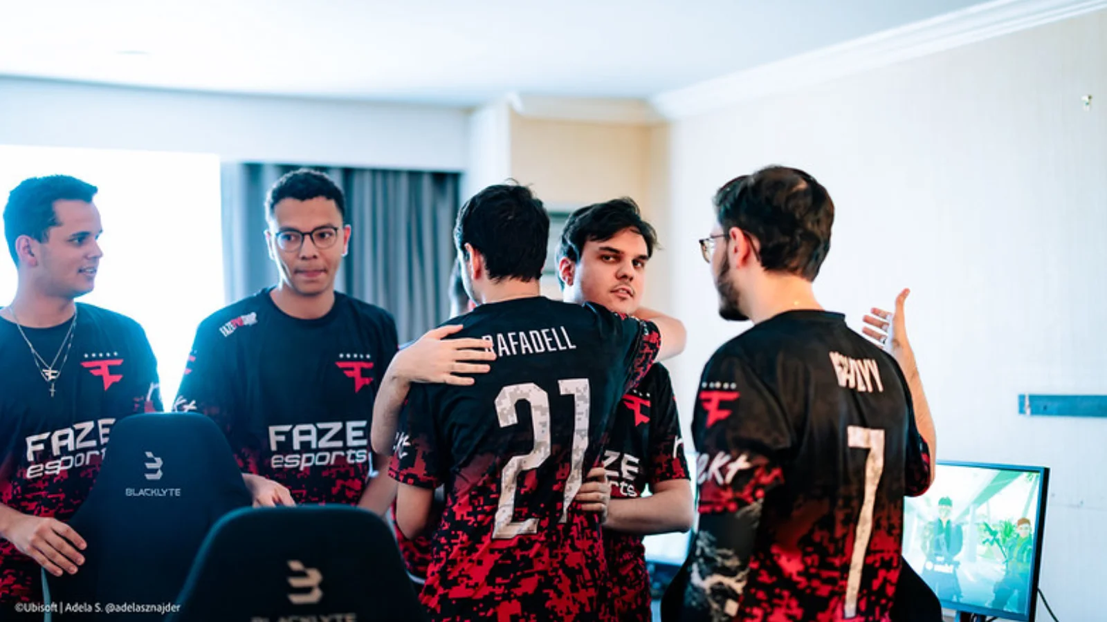 Definidos os confrontos das quartas de final do Major de Rainbow Six Siege! Veja o horário do jogo da FaZe Clan contra a Team Falcons e a agenda completa.