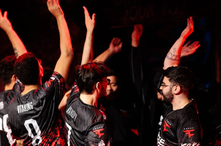 A FaZe Clan dominou a Team Falcons por 2x0 e garantiu vaga no Top 4 do Major de Rainbow Six Siege! Confira os resultados e a agenda das semifinais.