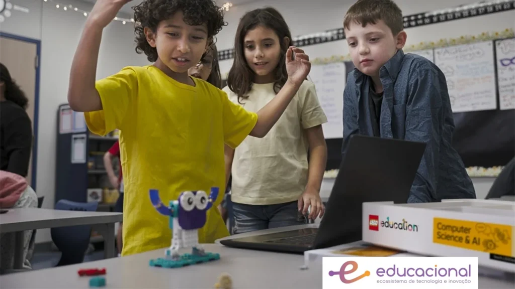 O Educacional, da Positivo Tecnologia, destaca como o ensino de robótica e inteligência artificial atende às diretrizes da BNCC Computação no Brasil.