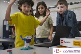 O Educacional, da Positivo Tecnologia, destaca como o ensino de robótica e inteligência artificial atende às diretrizes da BNCC Computação no Brasil.