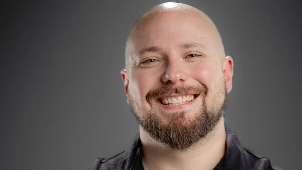 A Ubisoft Brasil contratou Juarez Fraga como gerente global de Parcerias de Marca! Saiba mais sobre o executivo ex-Riot Games e CCXP.