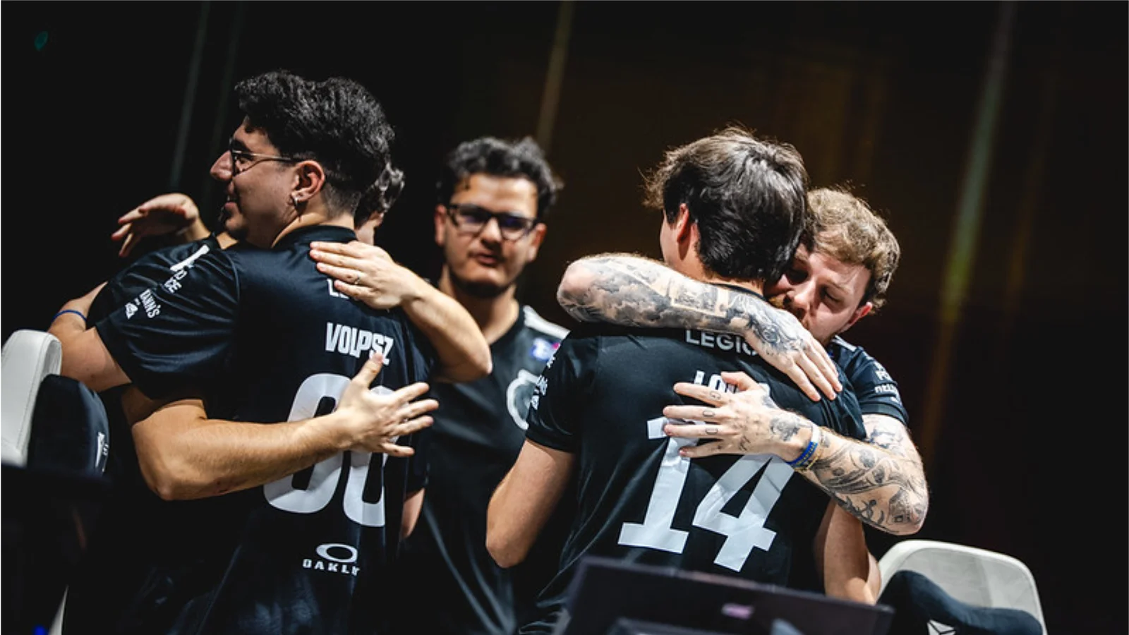 A grande final da Esports World Cup 2026 de R6 é 100% brasileira! FaZe Clan e FURIA disputam hoje o título mundial e R$ 4 milhões em Paris.